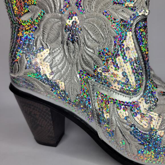 NEW Helen's Heart Embroidered Sequin Silver Metallic Cowboy Booties Size 10 - Picture 4 of 12